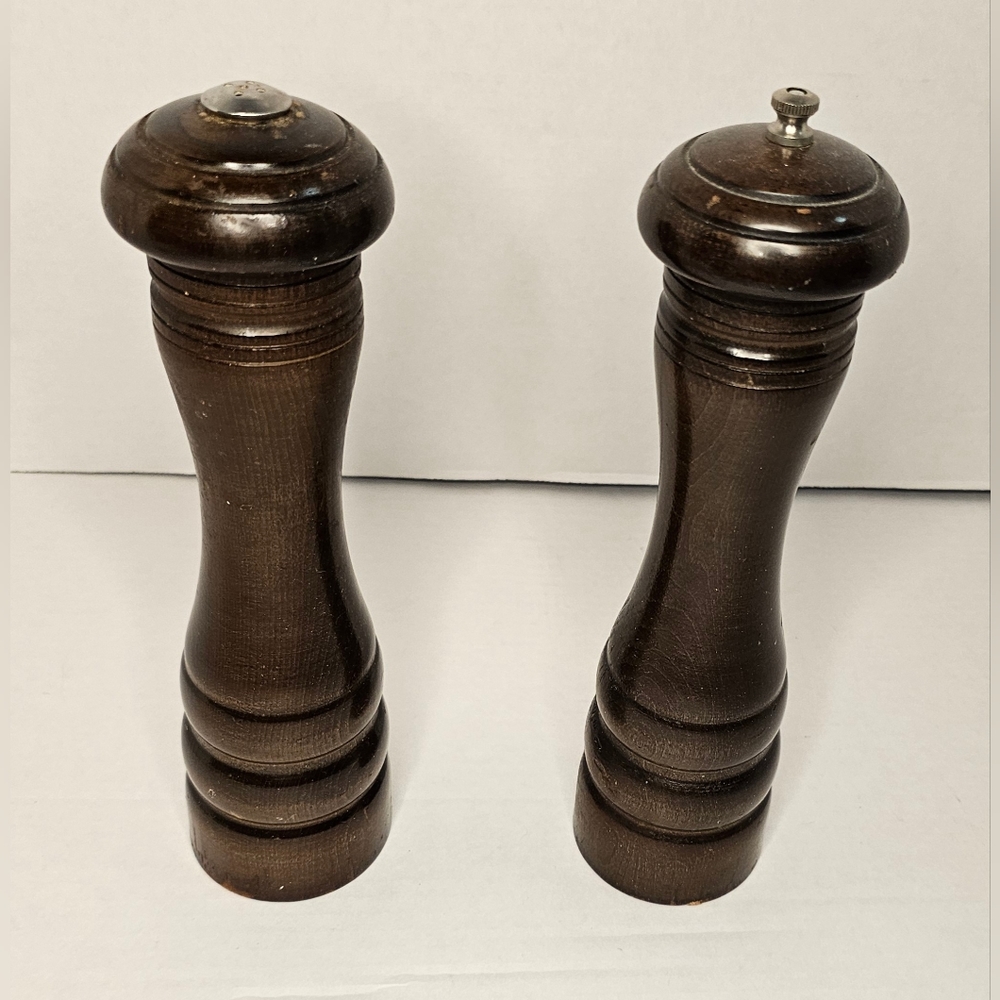 ☆Vintage 1970s☆ [Leeds Engineering Co] 10" Wooden Pepper Mill & Salt Shaker